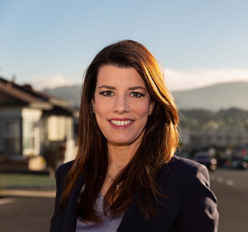 AD 19 - Catherine Stefani