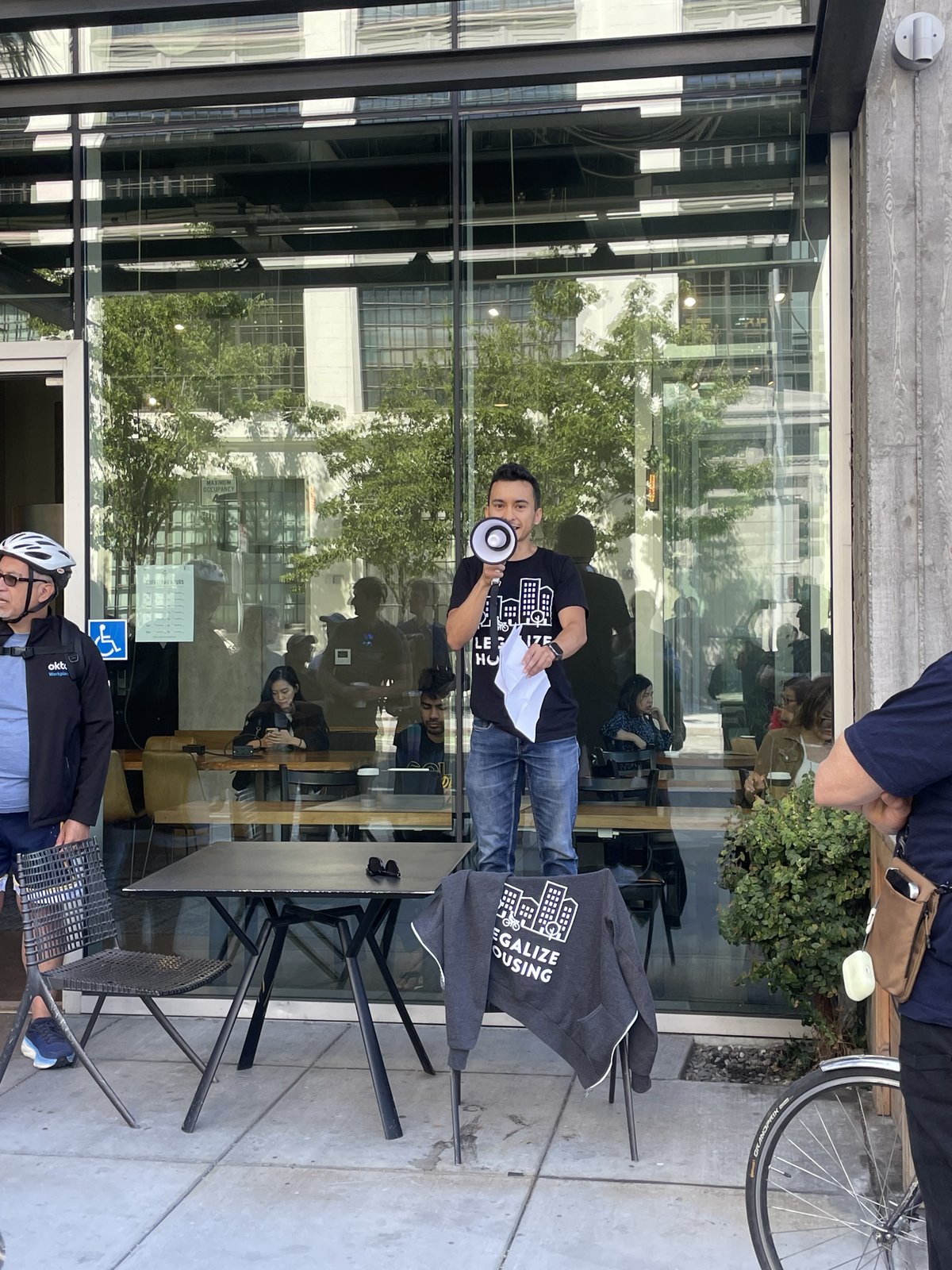 Organizer Alex on the mic